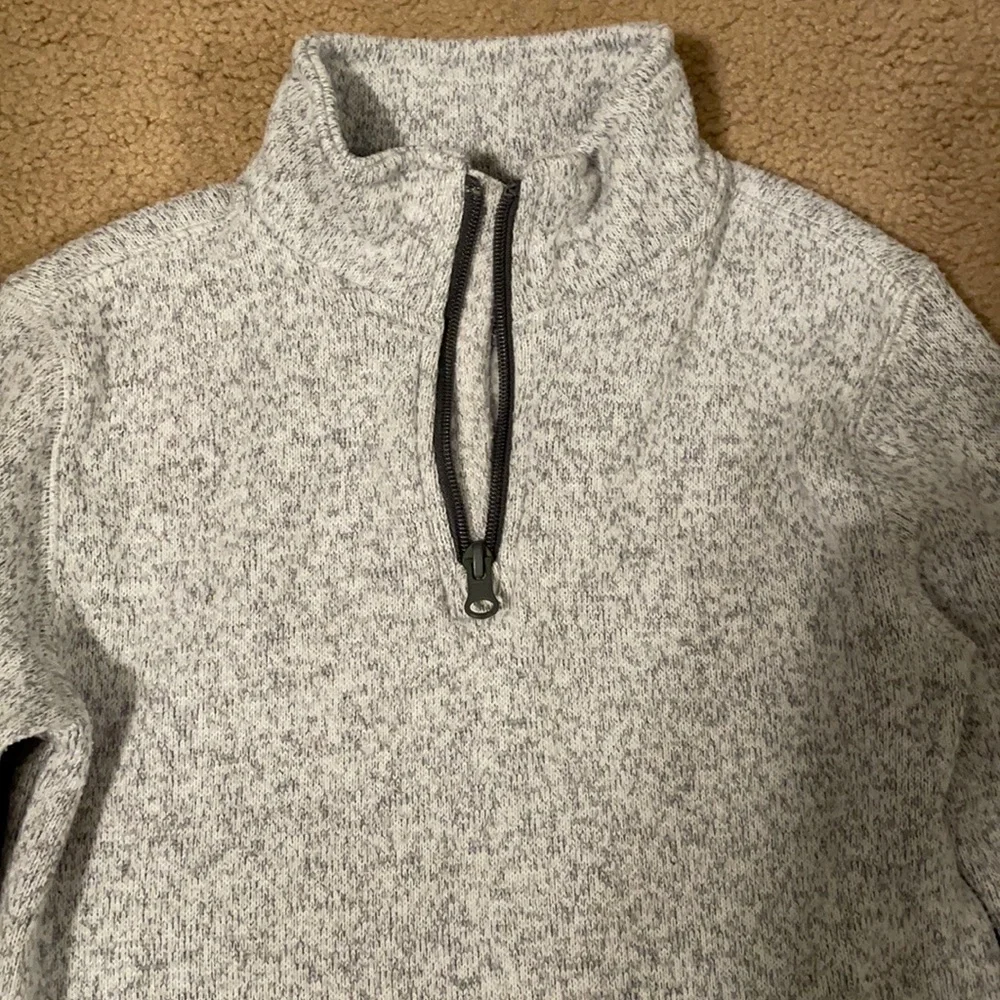 Old Navy Boys Fleece Pullover.   Size 7